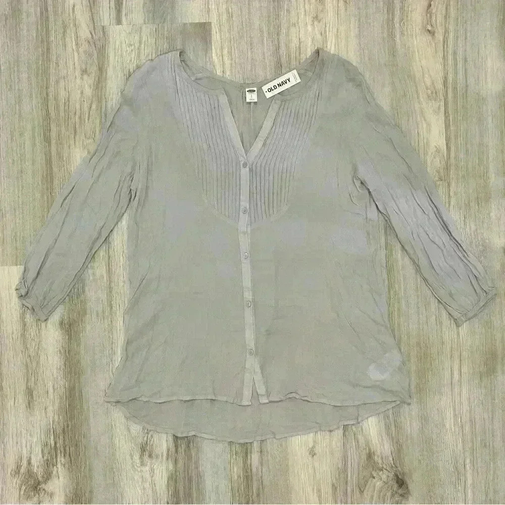 NWT Old Navy Sheer Gray Button Up Blouse Top 3/4 Sleeve V Neck Shirt Size S - Picture 1 of 8
